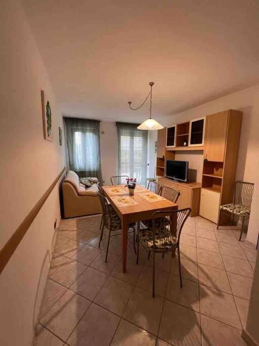 Appartamento Tranquillo Con Patio E Piscina La Caduta Eksteriør billede