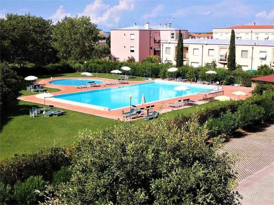 Appartamento Tranquillo Con Patio E Piscina La Caduta Eksteriør billede