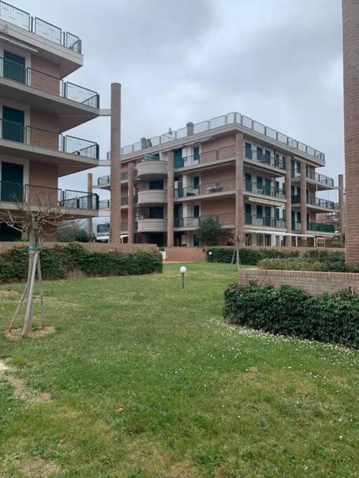 Appartamento Tranquillo Con Patio E Piscina La Caduta Eksteriør billede