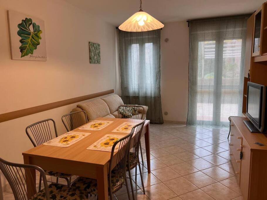 Appartamento Tranquillo Con Patio E Piscina La Caduta Eksteriør billede